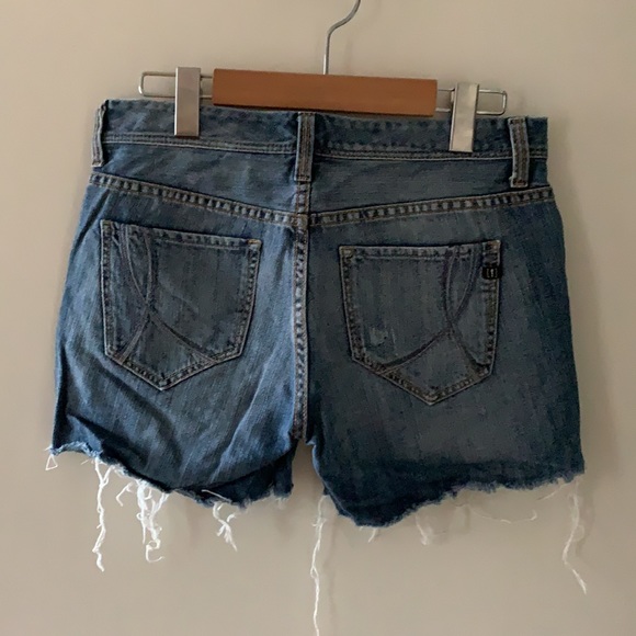 !It Cut-Off Jean Shorts (25) - Picture 2 of 3